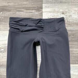 Lululemon‎ Athletica Charcoal Gray Womens S Ruched Waistband Capri Yoga Leggings